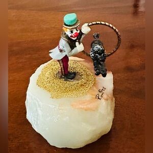 Signed Ron Lee Figurine Dog Jumping Through Hoops. Vintage 1988